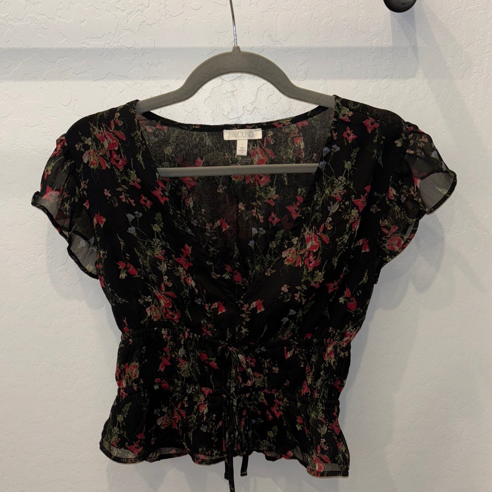 Abound Flutter Sleeve Cropped Blouse